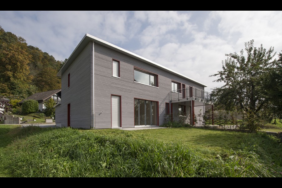 Einfamilienhaus mit Einliegerwohnung, RB Immobilien Vermittler AG